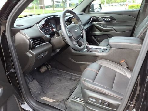 Used 2023 Chevrolet Traverse RS w/ LPO, Floor Liner Package AWD/4WD image 10
