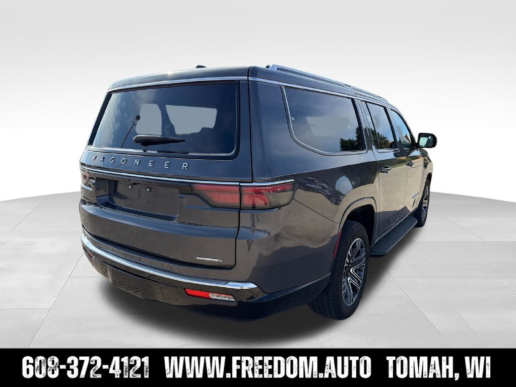 Used 2024 Jeep Wagoneer L Series II w/ Flexible Seating Group AWD/4WD image 7