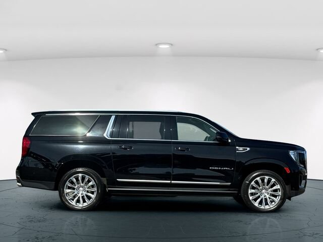 Used 2023 GMC Yukon XL Denali w/ Denali Reserve Package AWD/4WD image 7