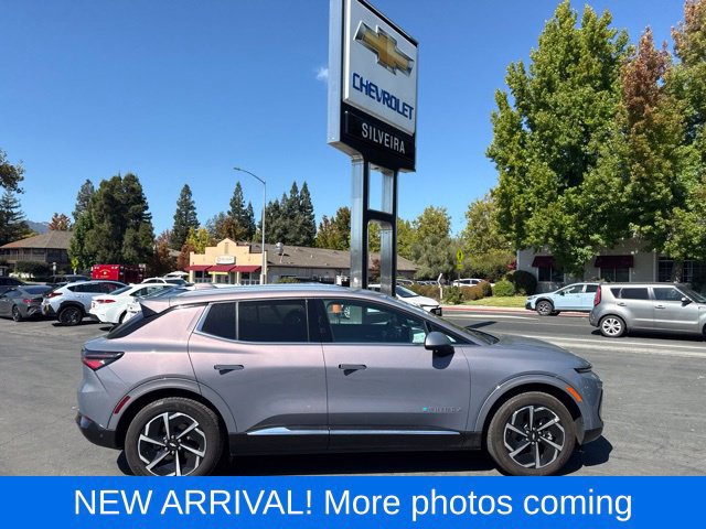 Used 2024 Chevrolet Equinox EV LT w/ Active Safety Package 3 FWD image 1