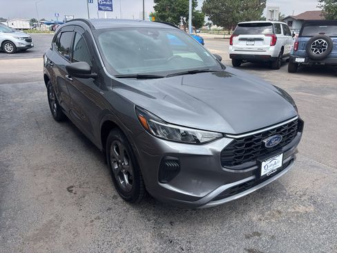 Used 2024 Ford Escape ST-Line w/ Tech Pack #1 AWD/4WD image 4