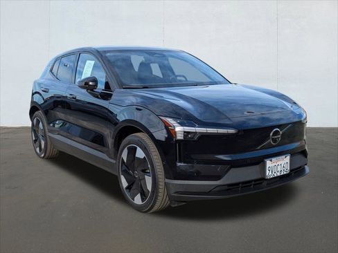 Used 2025 Volvo EX30 Ultra w/ Protection Package Premier image 7