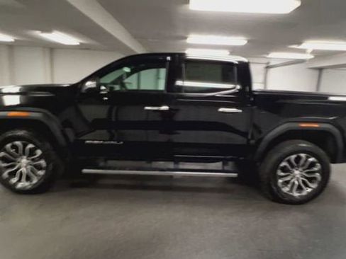 Certified 2025 GMC Canyon Denali AWD/4WD image 5