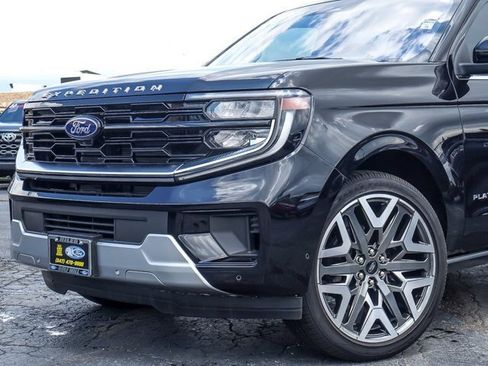Certified 2025 Ford Expedition Platinum w/ Platinum Ultimate Package AWD/4WD image 3