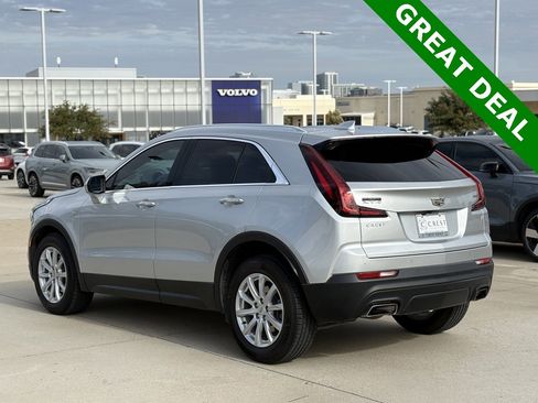 Used 2022 Cadillac XT4 Luxury w/ Cold Weather Package image 6