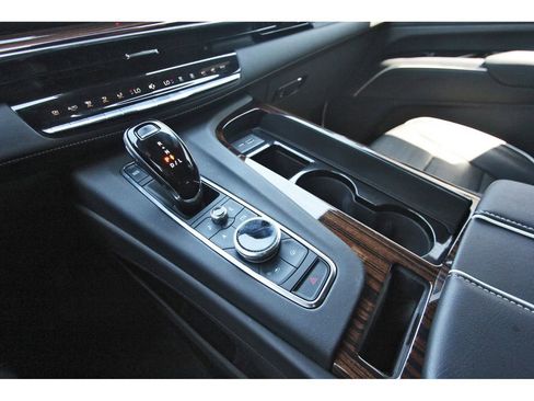 Used 2023 Cadillac Escalade Premium Luxury image 26