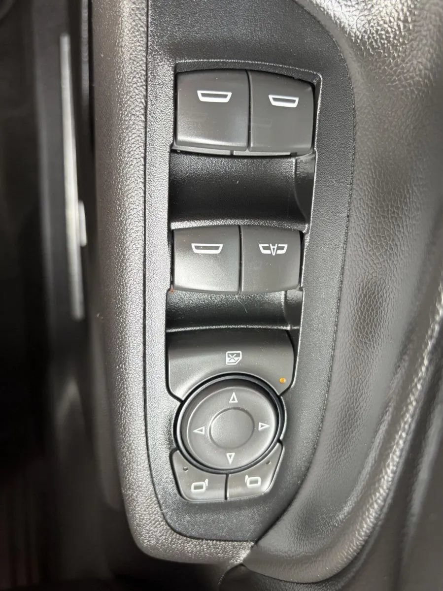 Used 2018 Chevrolet Equinox Premier AWD/4WD image 27