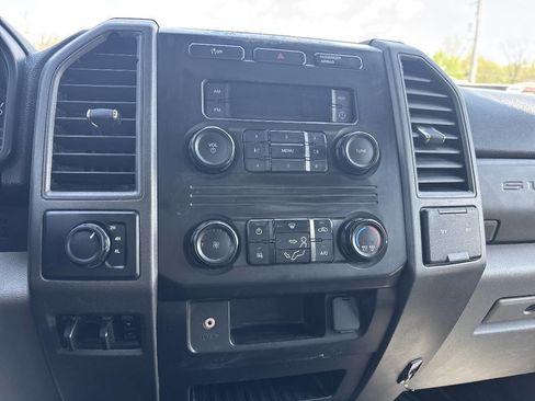 Used 2019 Ford F250 XL w/ Power Equipment Group AWD/4WD image 25