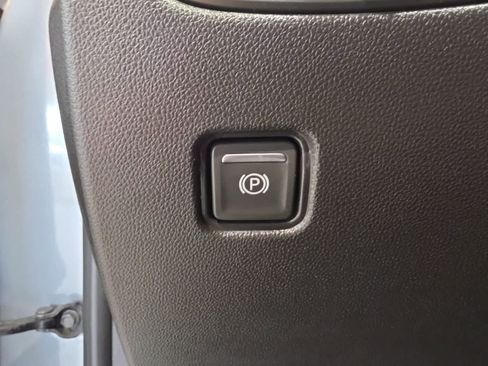 Used 2025 Chevrolet Blazer RS FWD image 20