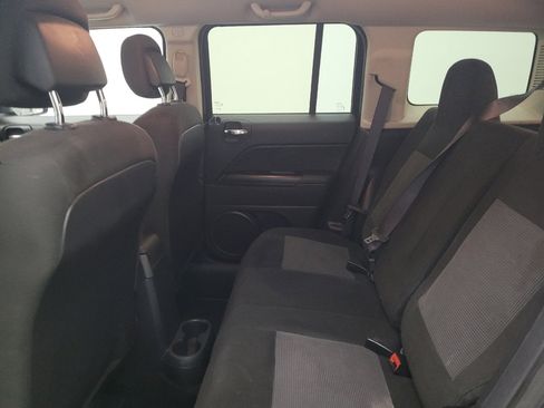Used 2017 Jeep Patriot Latitude FWD image 18