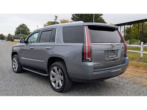 Used 2019 Cadillac Escalade Luxury image 5