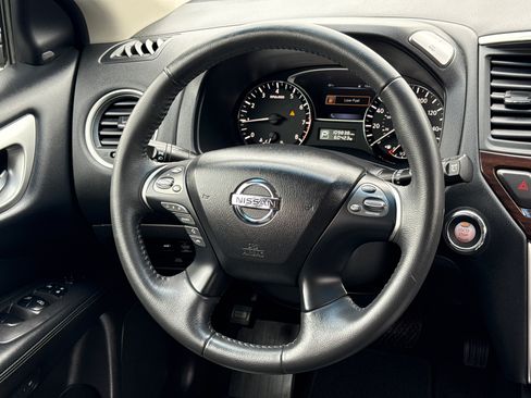 Used 2015 Nissan Pathfinder SL FWD image 22