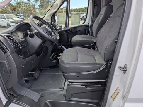 Used 2025 RAM ProMaster 2500 w/ Convenience Group image 10