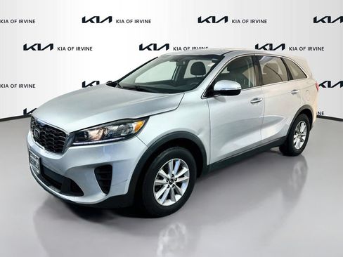 Used 2019 Kia Sorento FWD image 3