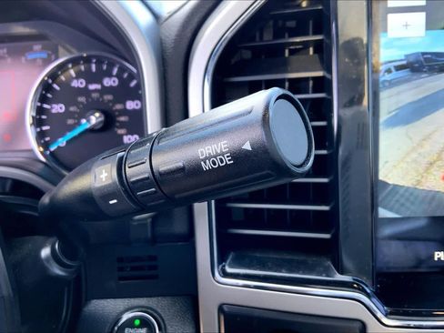 Used 2022 Ford F250 Lariat w/ Tremor Off-Road Package image 31