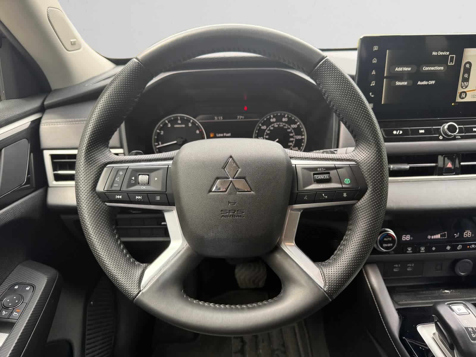 Used 2025 Mitsubishi Outlander SE AWD/4WD image 12