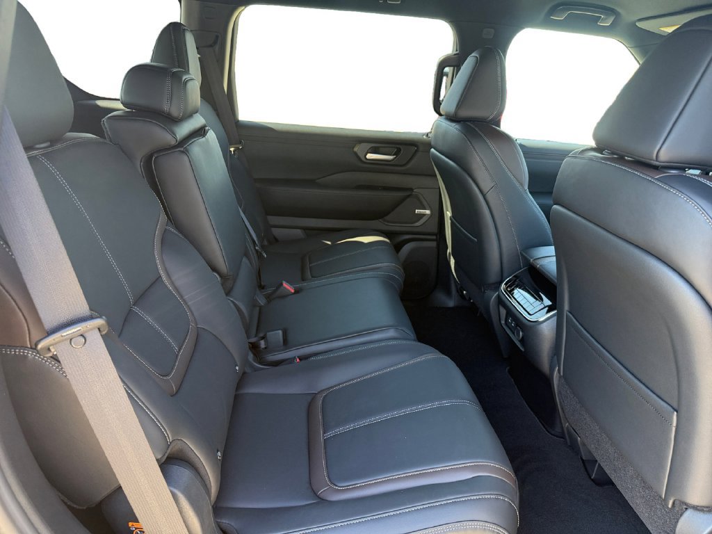 New 2027 Nissan Armada SL RWD image 17