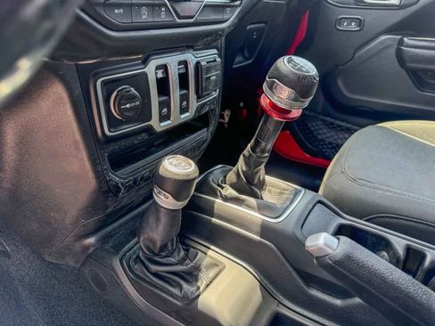 Used 2020 Jeep Wrangler Sport AWD/4WD image 14