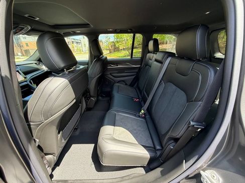 New 2026 Jeep Grand Cherokee Altitude AWD/4WD image 11