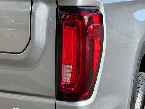 Used 2025 GMC Sierra 1500 SLT image 46
