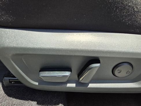 Used 2025 Nissan Rogue SV FWD image 10