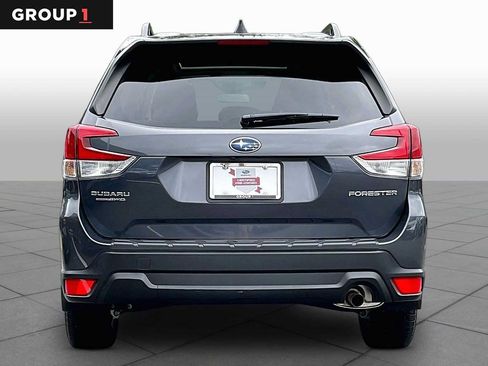 Used 2024 Subaru Forester Premium AWD/4WD image 5