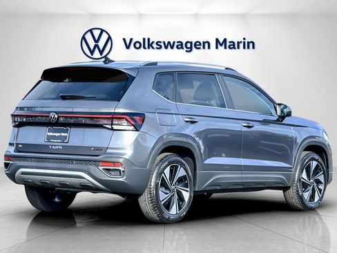New 2026 Volkswagen Taos SE image 5