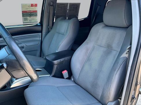 Used 2013 Toyota Tacoma PreRunner w/ TRD Sport Pkg RWD image 7