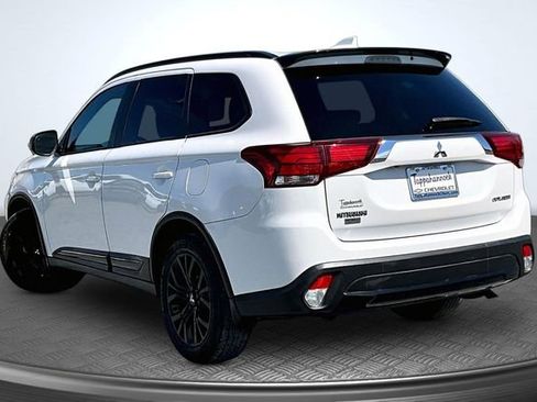 Used 2018 Mitsubishi Outlander AWD image 4