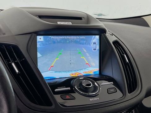 Used 2018 Ford Escape Titanium image 15