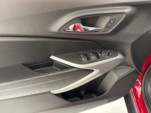 New 2026 Chevrolet Trax LS w/ LS Convenience Package FWD image 25