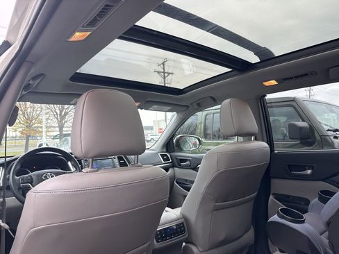Used 2019 Toyota Highlander Limited Platinum image 7
