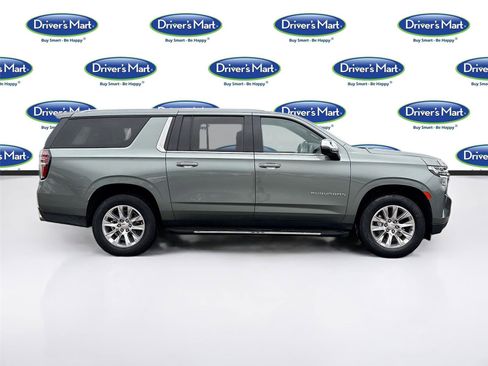 Used 2023 Chevrolet Suburban Premier image 8