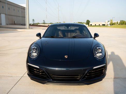 Used 2017 Porsche 911 Carrera RWD image 2