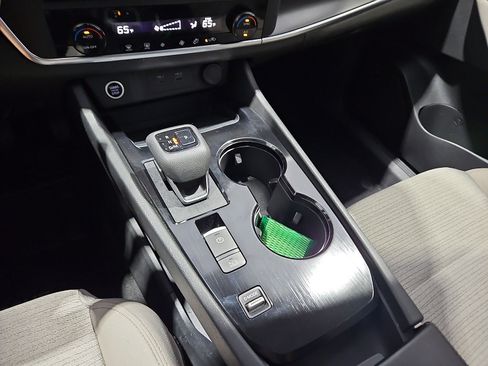Used 2023 Nissan Rogue SV FWD image 22