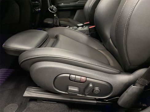 Used 2019 MINI Cooper Countryman SE w/ Premium Package image 18