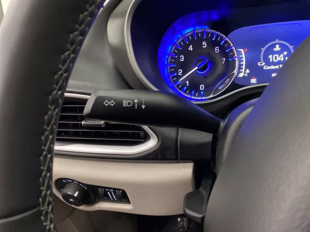 Used 2024 Chrysler Pacifica Touring-L FWD image 23
