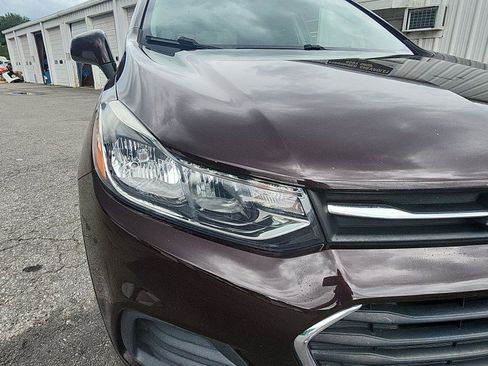 Used 2020 Chevrolet Trax LS w/ Tint and Cruise Package FWD image 9