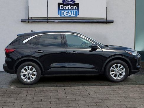 Used 2023 Ford Escape Active AWD/4WD image 2