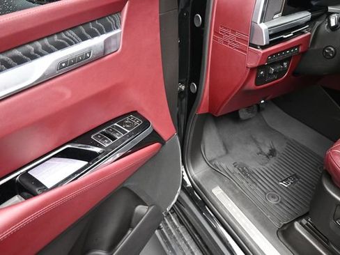 Used 2025 Cadillac Escalade Sport w/ Touring Package AWD/4WD image 8