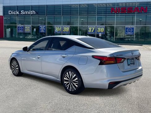Used 2023 Nissan Altima 2.5 SV image 4