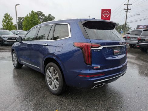 Used 2023 Cadillac XT6 Premium Luxury w/ Technology Package FWD image 6