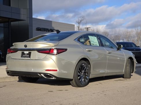 New 2025 Lexus ES 350 Luxury image 29