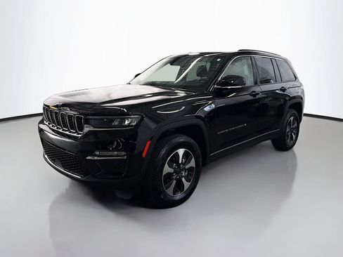 Used 2023 Jeep Grand Cherokee 4WD 4xe image 5