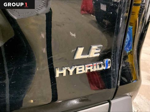 Used 2024 Toyota RAV4 LE image 10