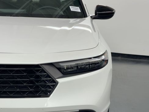 Used 2023 Honda Accord Sport image 11