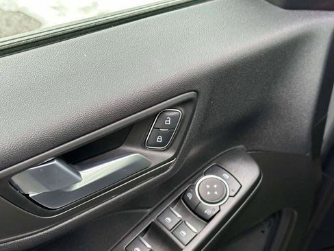 Used 2023 Ford Escape SE image 17