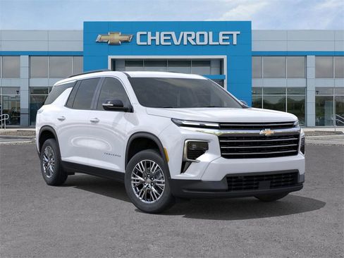 New 2026 Chevrolet Traverse LT w/ Driver Confidence Package image 7