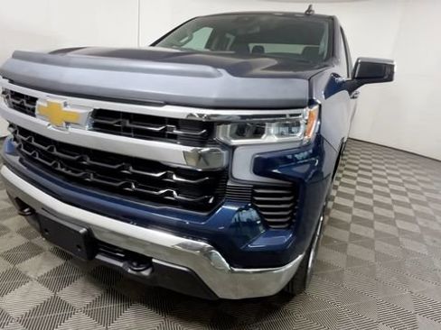 Used 2023 Chevrolet Silverado 1500 LT AWD/4WD image 11