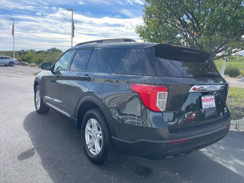 Used 2023 Ford Explorer XLT AWD/4WD image 4